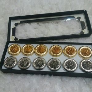 Box with 12 rings